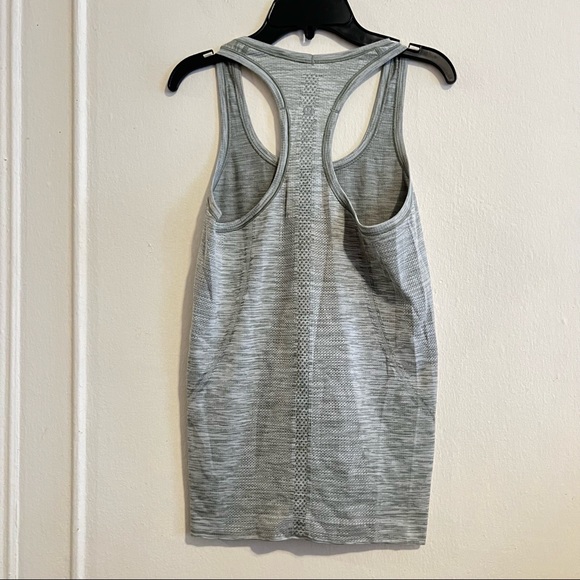 Lululemon Run: Swiftly Tech Racerback Green size 6 - Picture 10 of 12